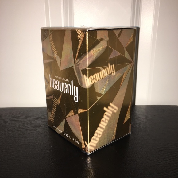 Victoria's Secret Accessories - NWT Victoria’s Secret